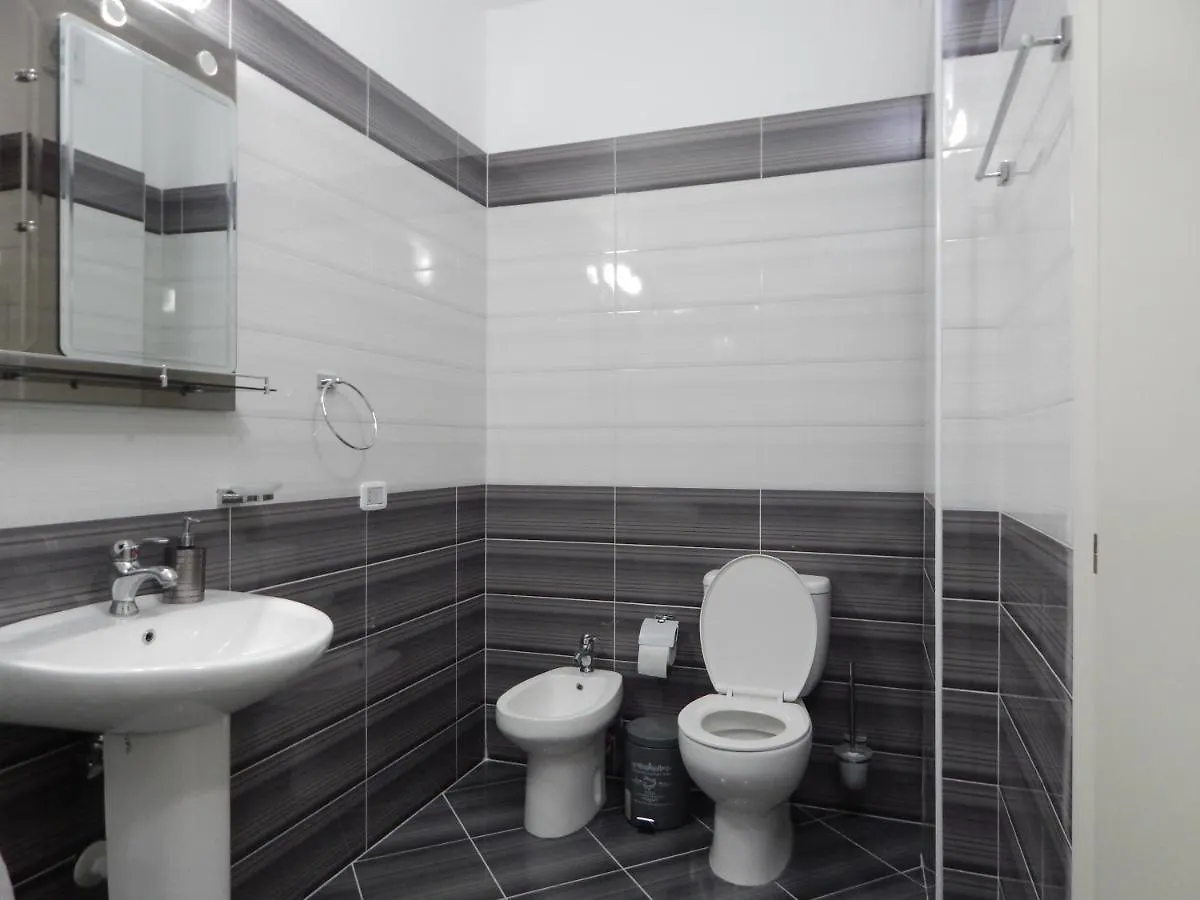 アパート Modern Spacious 1 Bedroom Flat Next To The Beach Vlorë